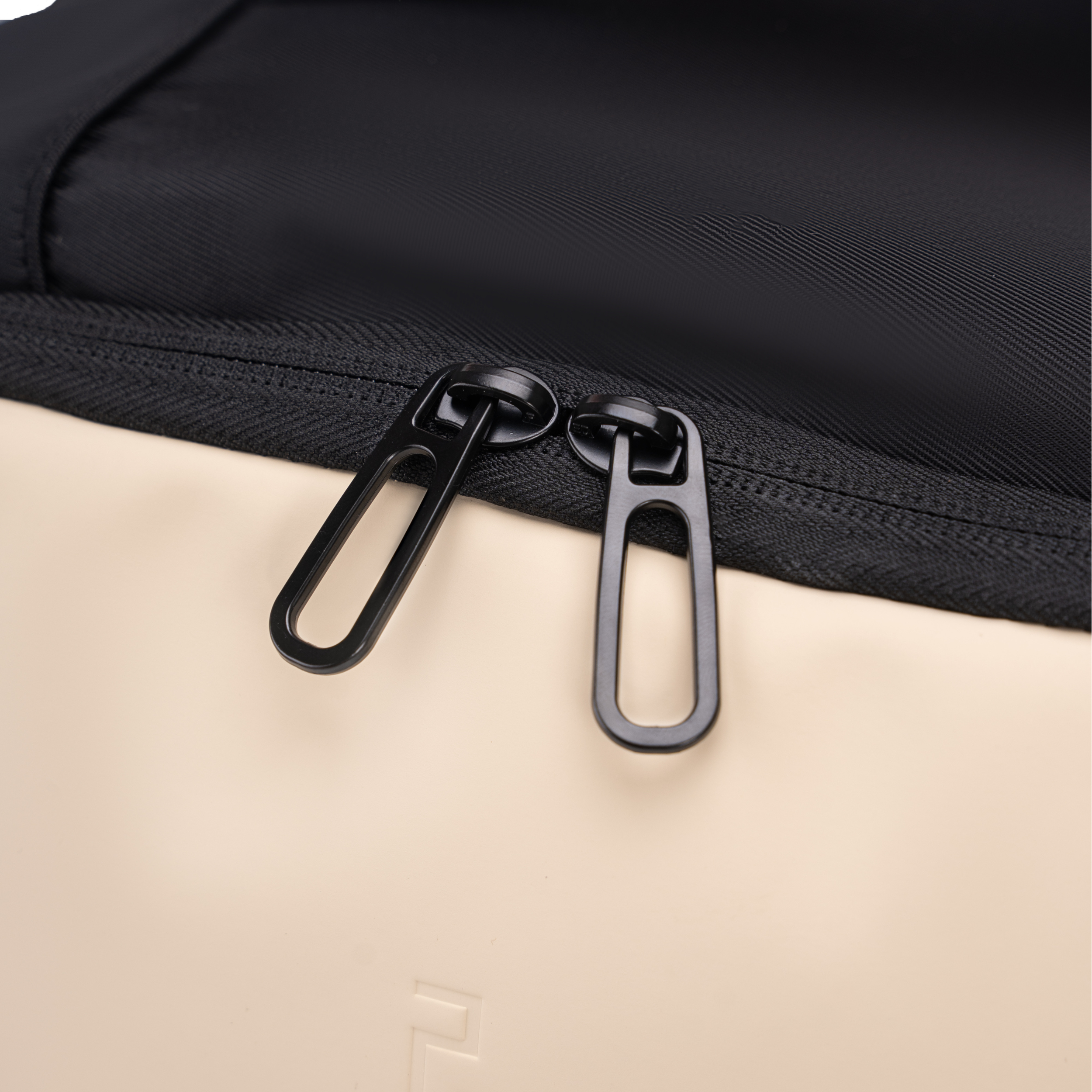 Mochila CELIMS sellada al vacío 40x30x20 - Equipaje de mano - Impermeable - Negra