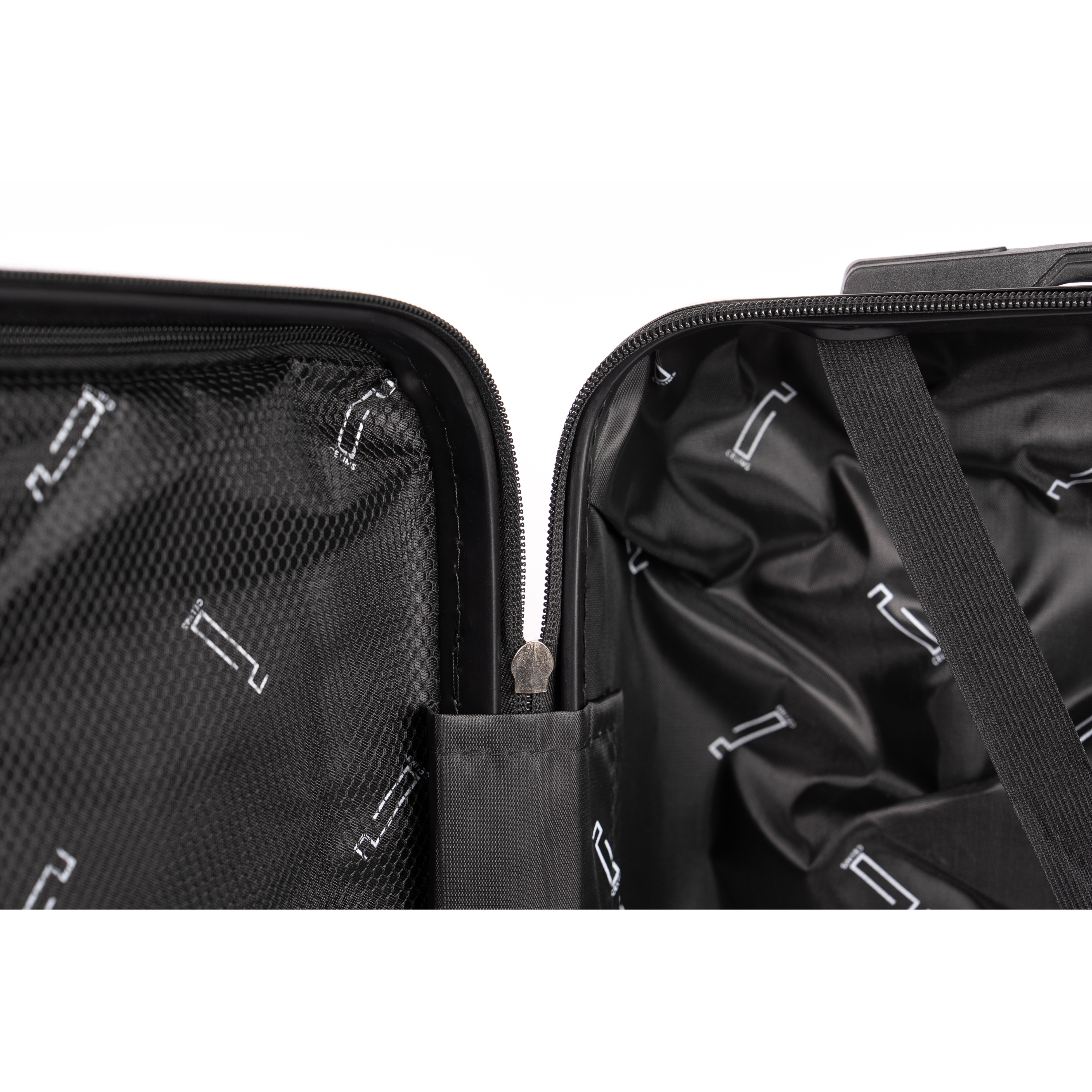 4-piece Weekend suitcase set (cabin, medium, large + vanity)