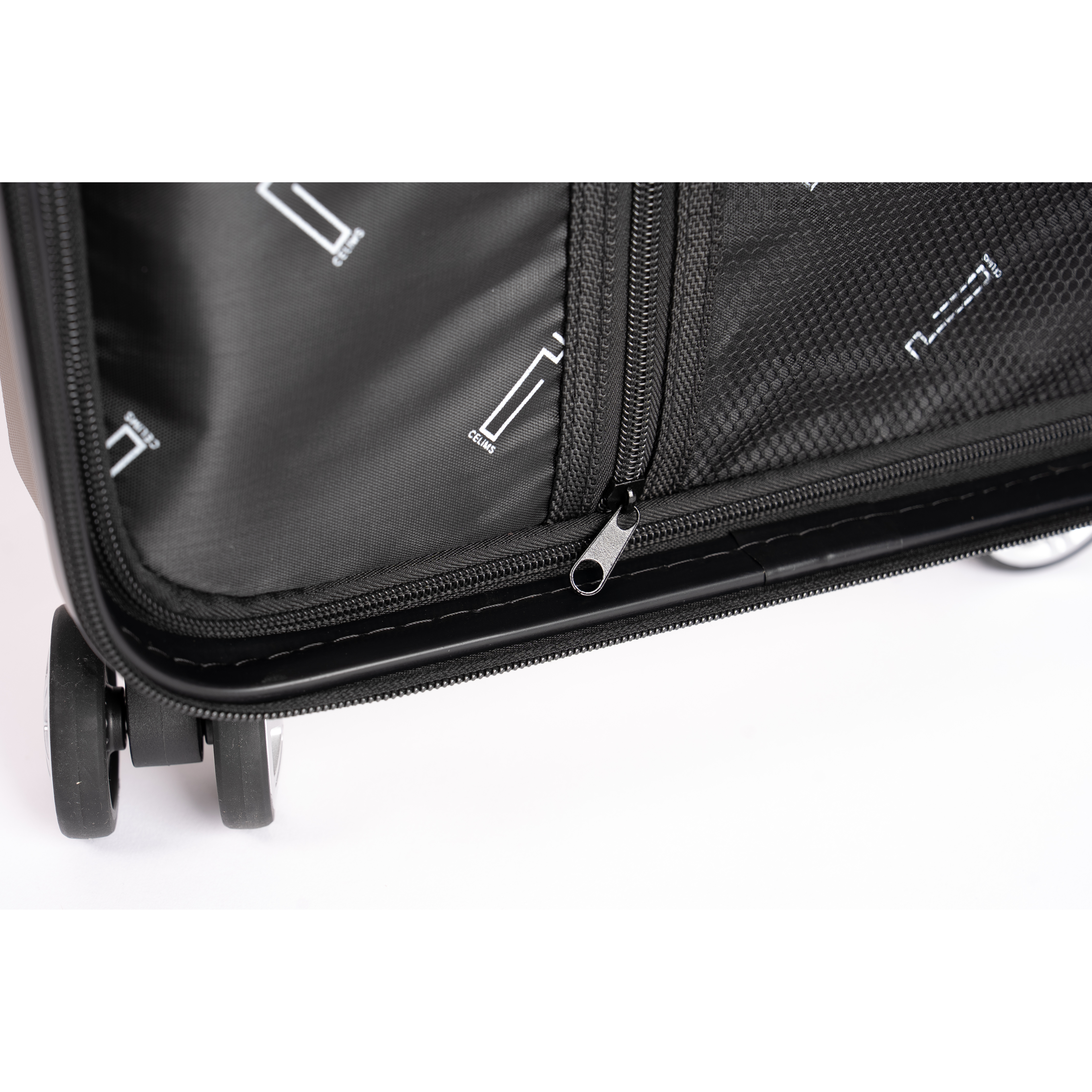 4-piece Weekend suitcase set (cabin, medium, large + vanity)