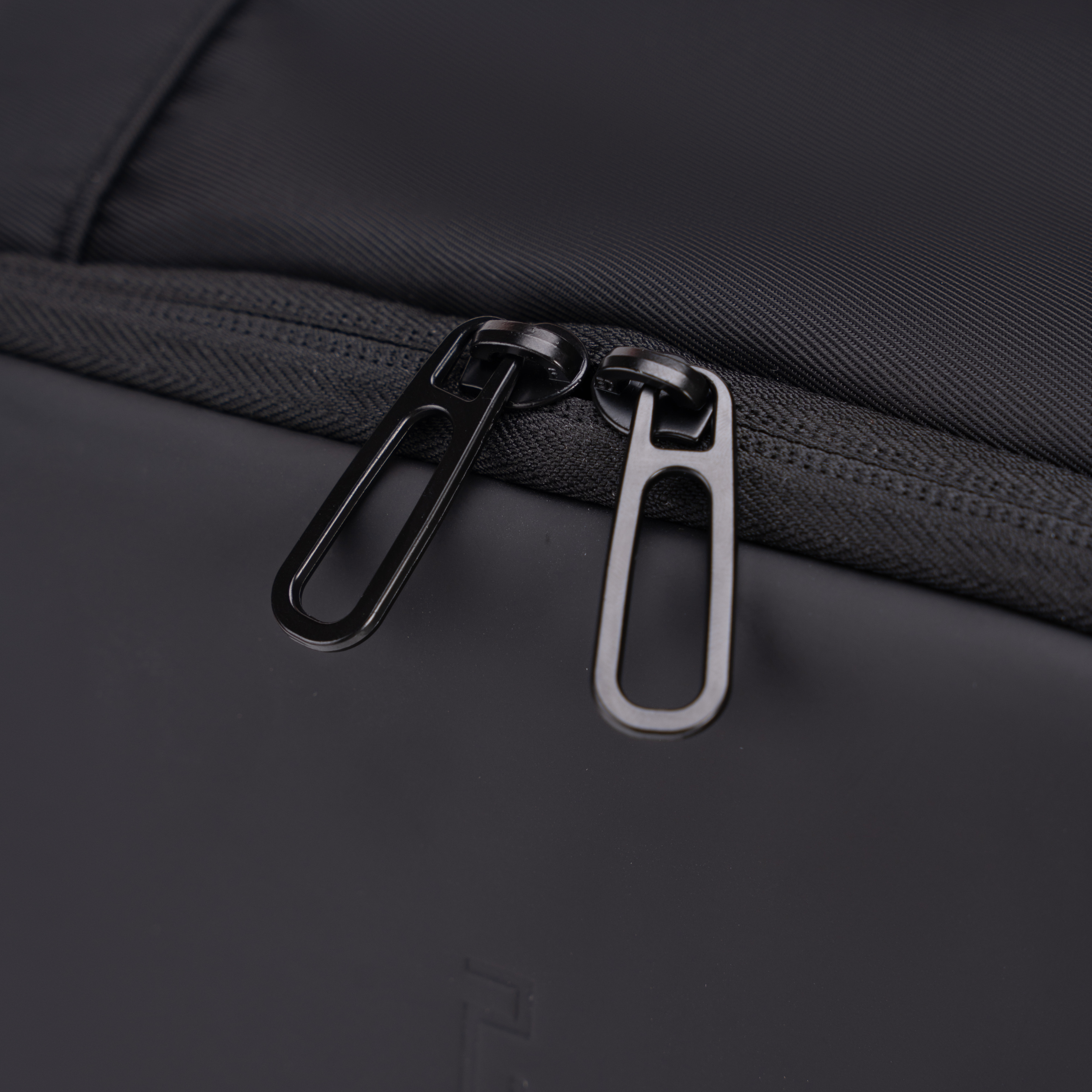 Mochila CELIMS 40x30x20 - Equipaje de mano - Impermeable - Negra