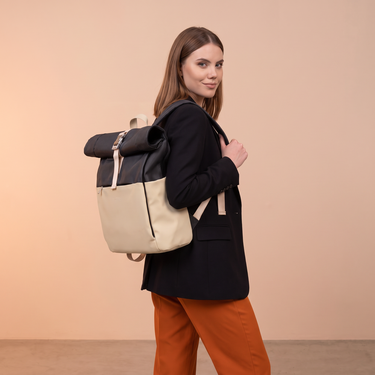 Mochila Roll-Top CELIMS – Equipaje de Mano Compatible con EasyJet 45×36×20 cm – Impermeable y Ultra Resistente